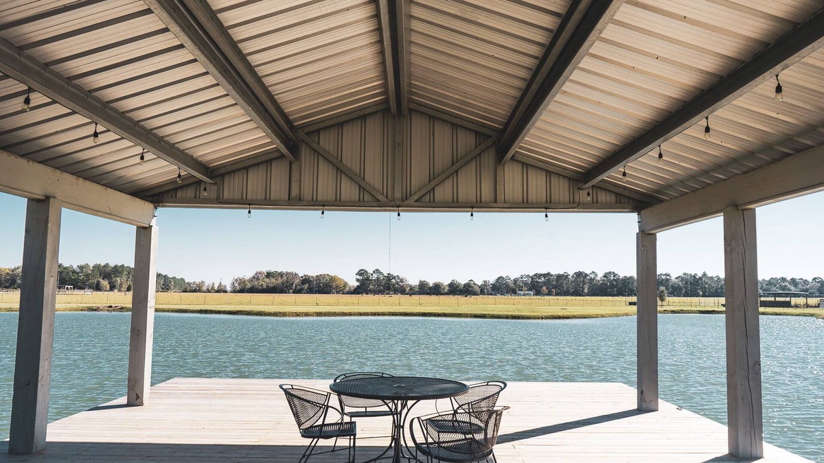 Beaumont House | Barndominium on 40 acre farm! Long term rental close To Beaumont & Mid-County