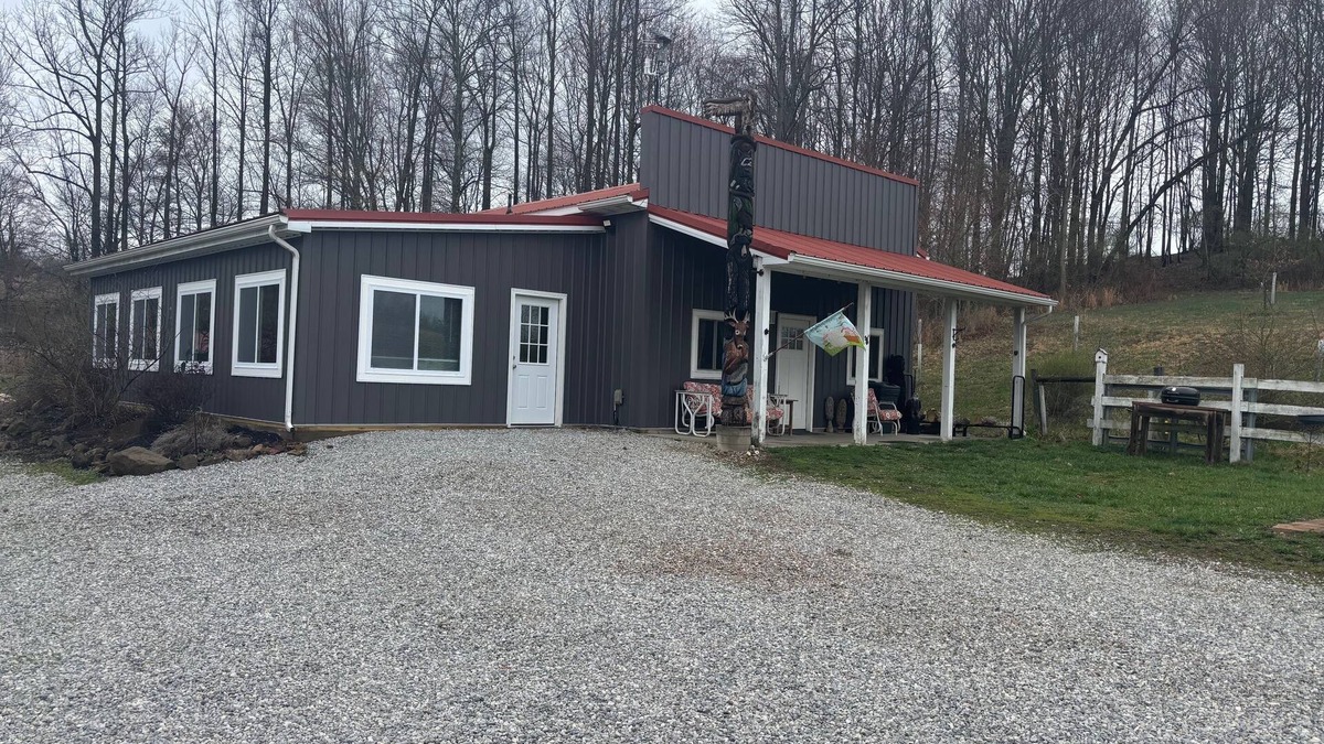 Dresden Cabin | Barndominium that is Pet friendly, near wineries & Woodbury Wildlife Area .