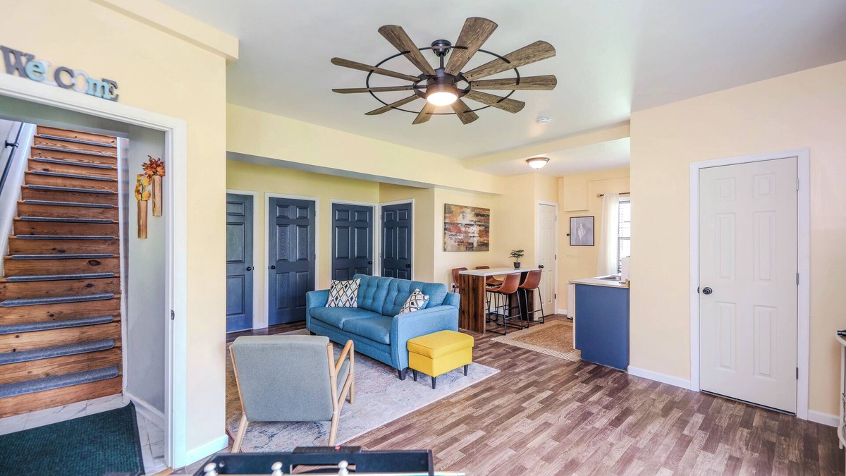 North Garden House | Barndominium with Mountain Views & Hot tub! Pets Welcome!