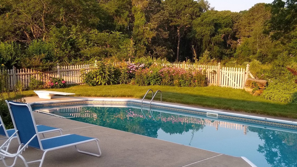 Barnstable House | Barnstable Village Private Pool