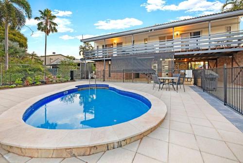 Leanyer House | Baroalba Pool House - Sprawling Tropical Escape