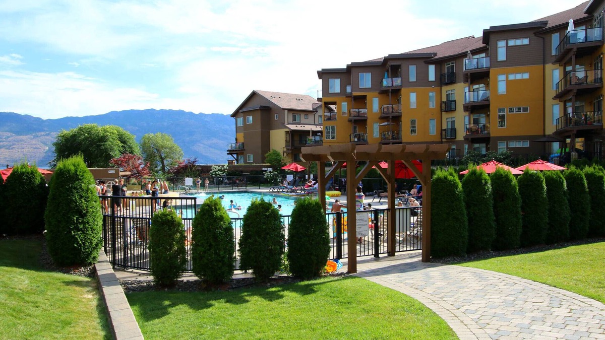 Westbank Condo | Barona Beach Luxury Lake Front Condo/W Boat Slip, West Kelowna,