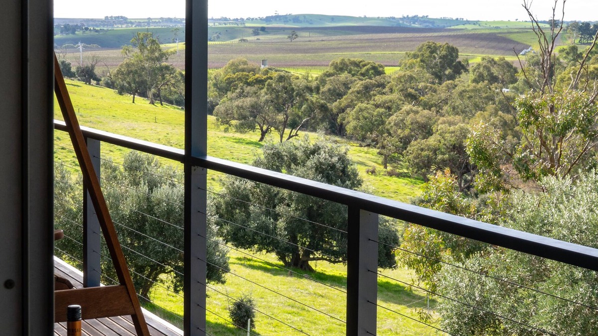 Lyndoch Villa | Barossa Pavilions - a luxurious, self-contained hillside retreat