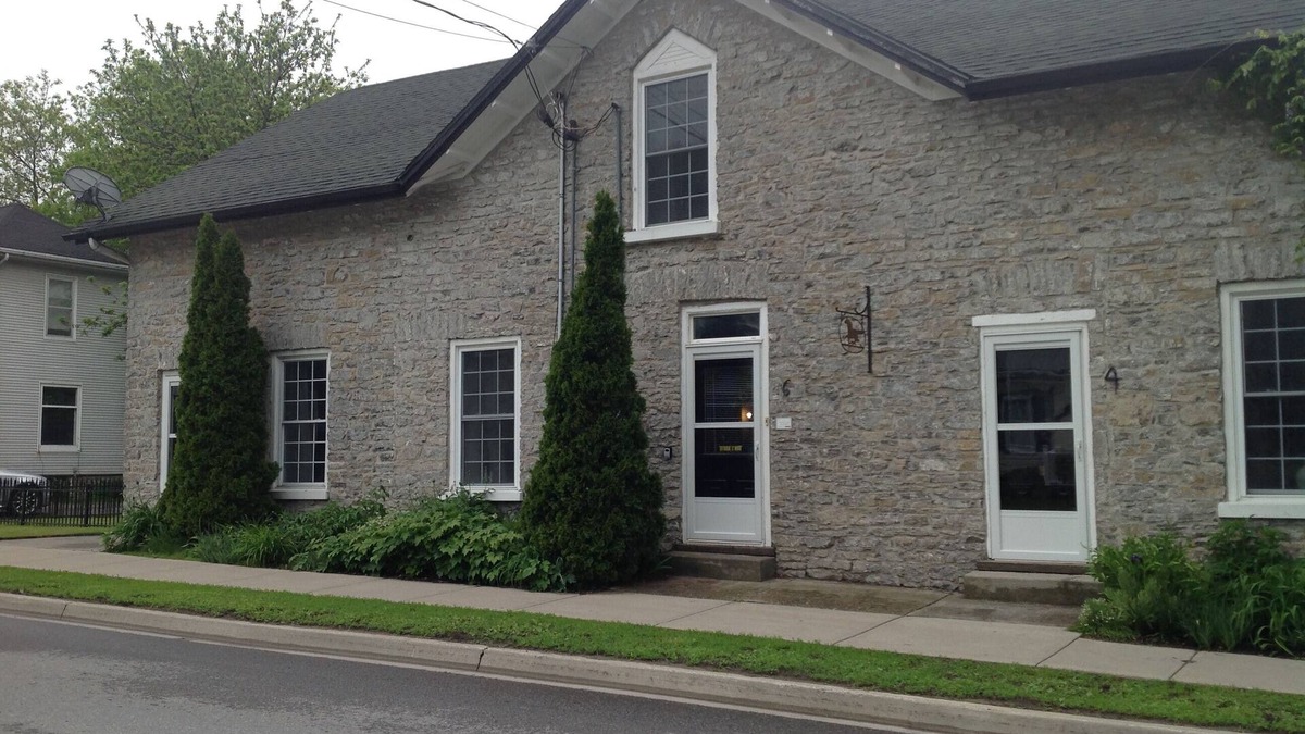 Prince Edward House | Barouche The Second of the Stone Carriage House
