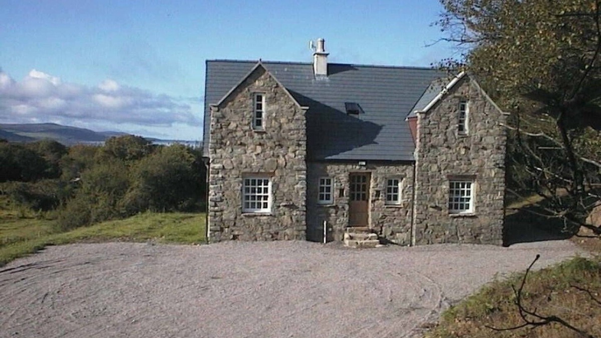 Tarbert Cottage | Barr na Criche Cottage