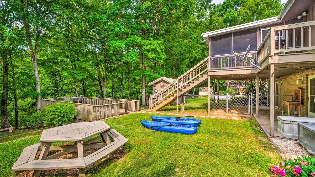 Scottsville House | Barren River Lake Home w/Boat Dock + Grill!