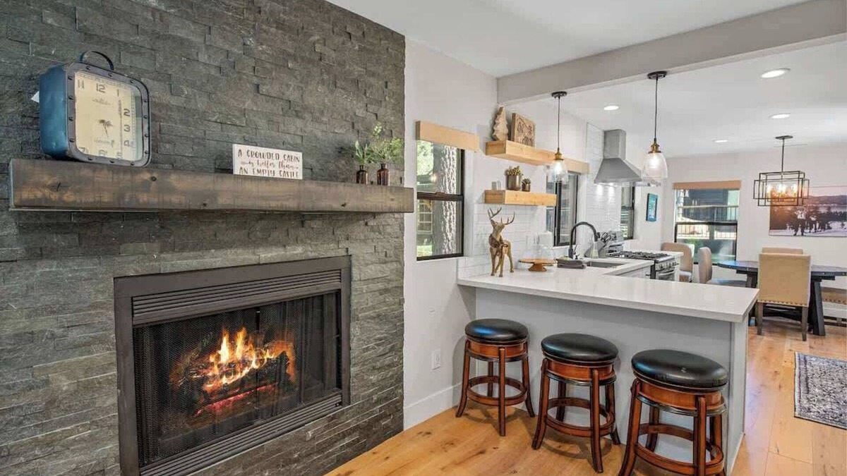 Big Bear City House | Barrett Cottage Quiet area Renovated