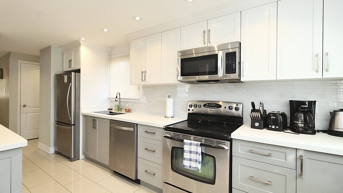 Barrie House | Barrie house close to all amenities