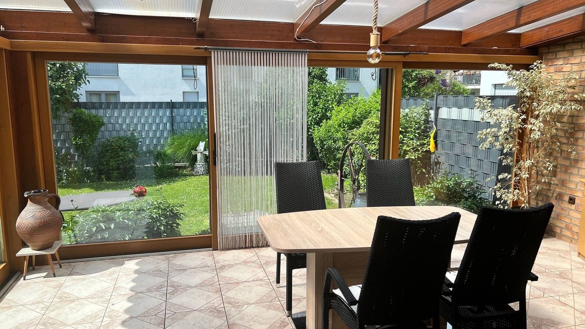 Rhein-Erft-Kreis District House | Barrier-free vacation home with garden near Cologne