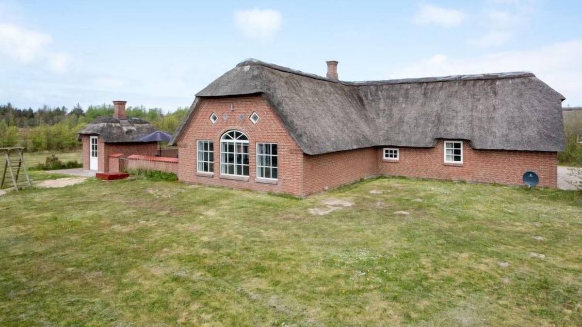 Øby House | "Barrit" - 2.5km from the sea by Interhome