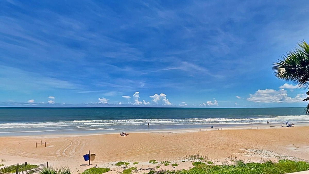 Ormond Beach Condo | Barry Palm | Oceanfront Condo with Balcony Views, Pool + Beach Access