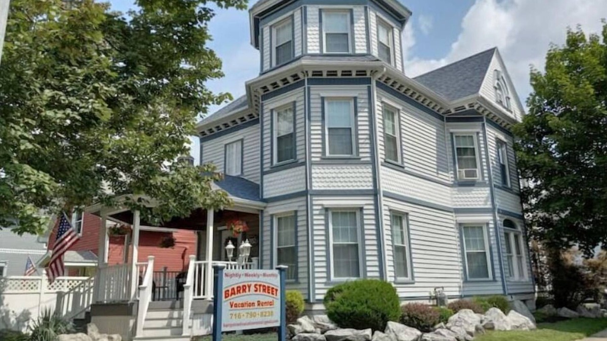 Olean House | Barry Street Historical Loft - But so much more!