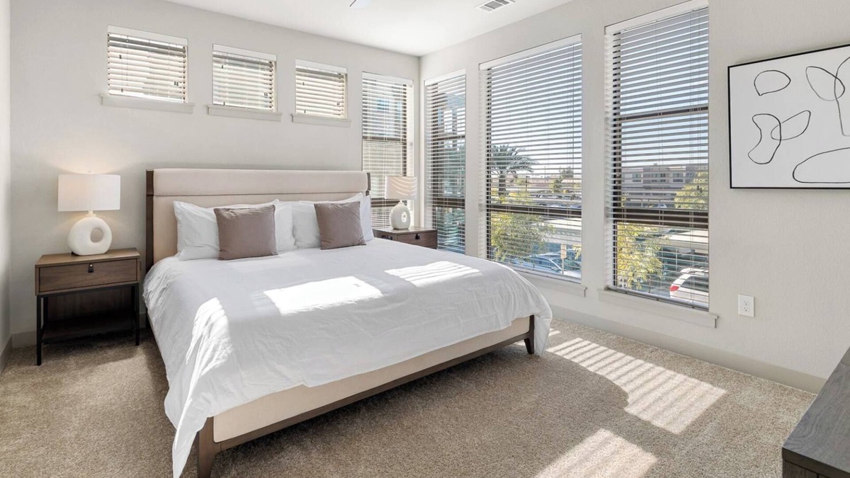 Indianapolis Apartment | Barsala l 2BD with Pool, Fitness & Mini Golf at Castleton