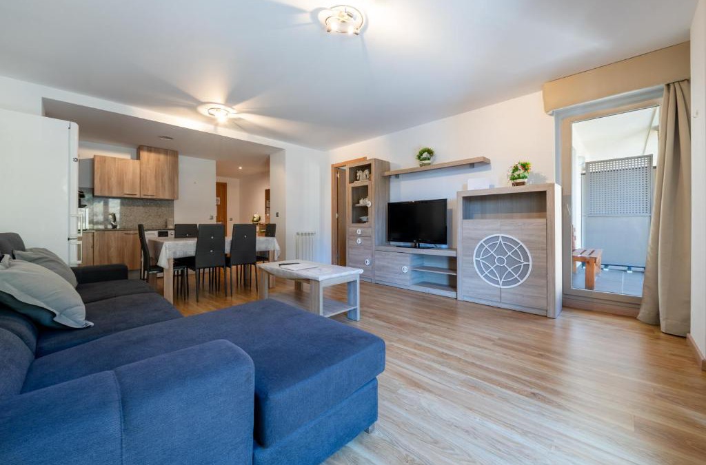 Arinsal Apartment | Barthe Holidays I Apartamento moderno en Arinsal 6PAX a pie de pistas I Balcón con vistas y parking I Riu