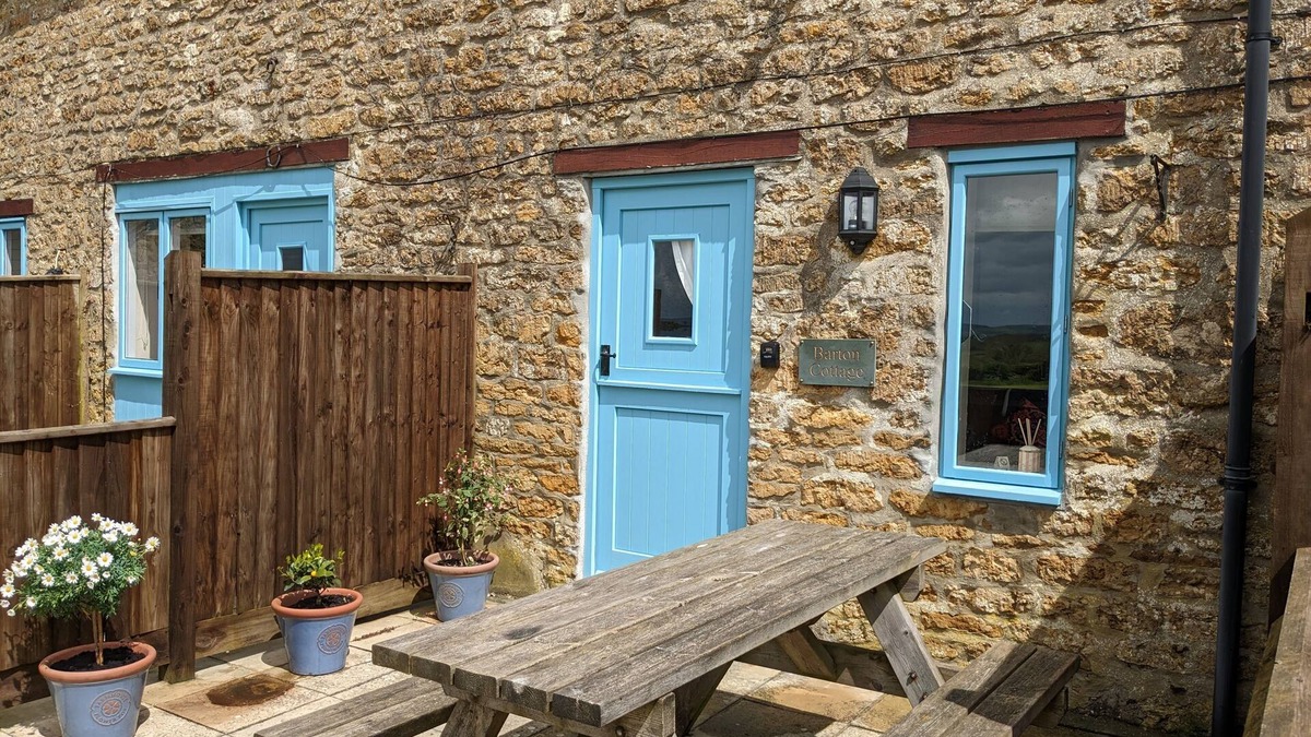 West Compton Cottage | BARTON COTTAGE, pet friendly, character holiday cottage in Bridport