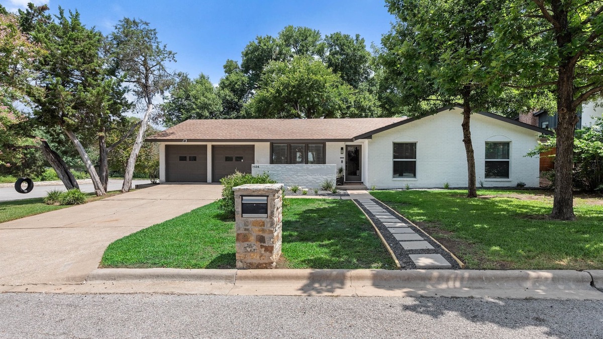 Barton Hills House | Barton Hills, Austin Beauty