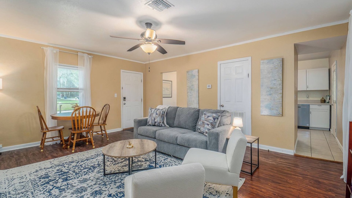 Bartow House | Bartow Oaks Oasis - Close to Downtown - Sleeps 7!