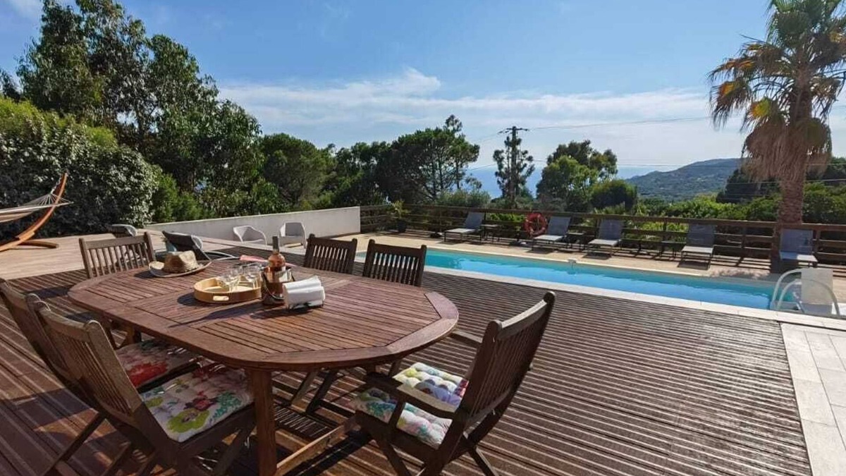Coti-Chiavari Apartment | Bas de Villa vue mer & Piscine Privée