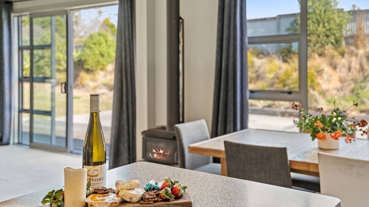 Acacia Bay House | Base: 2 Extra: $30 1/154 Mapara Road, Taupo