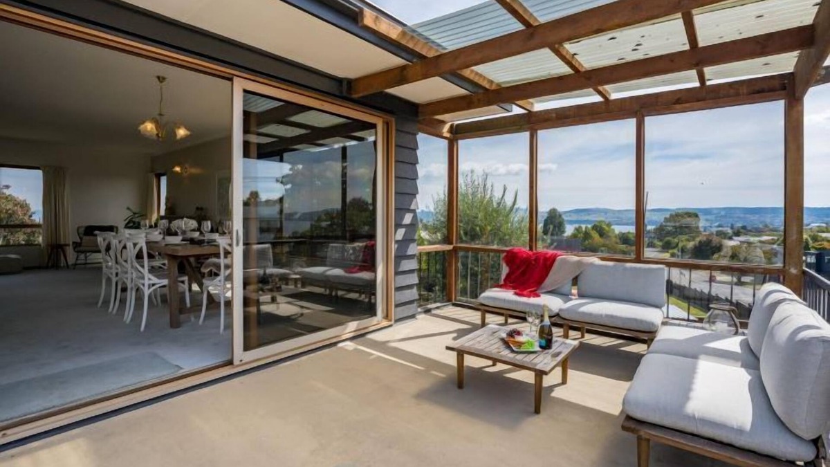Waipahihi House | Base: 6 Extra: $30 1/81 Shepherd Road, Taupo