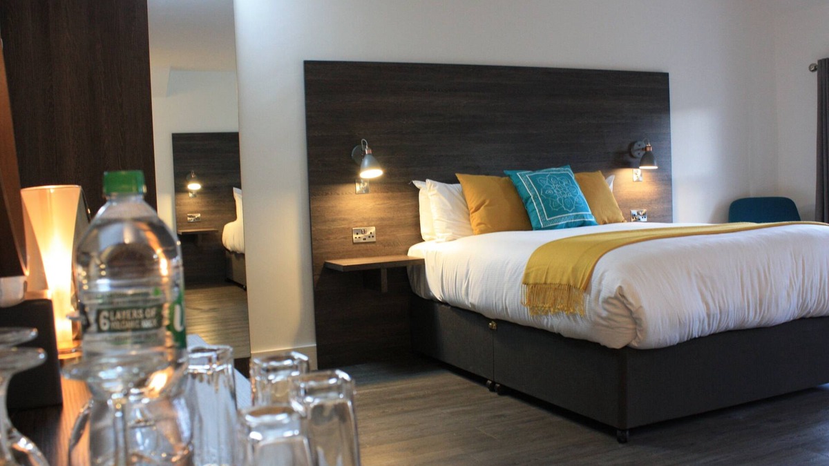 Dingle Hotel | Base Accommodation Dingle
