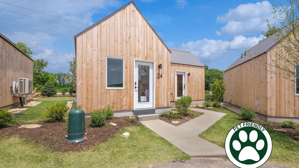 Ottawa Cabin | Basecamp | 1 Bed, 1 Bath