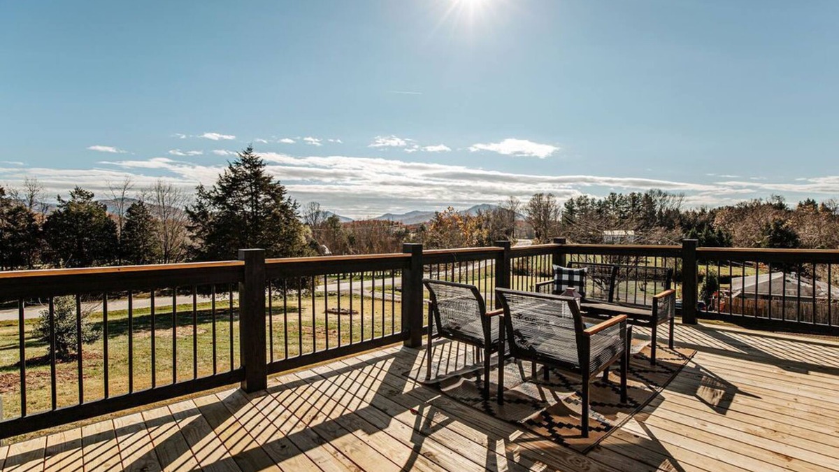 Afton Cottage | Basecamp Cottage: Walk to Meade Tasting