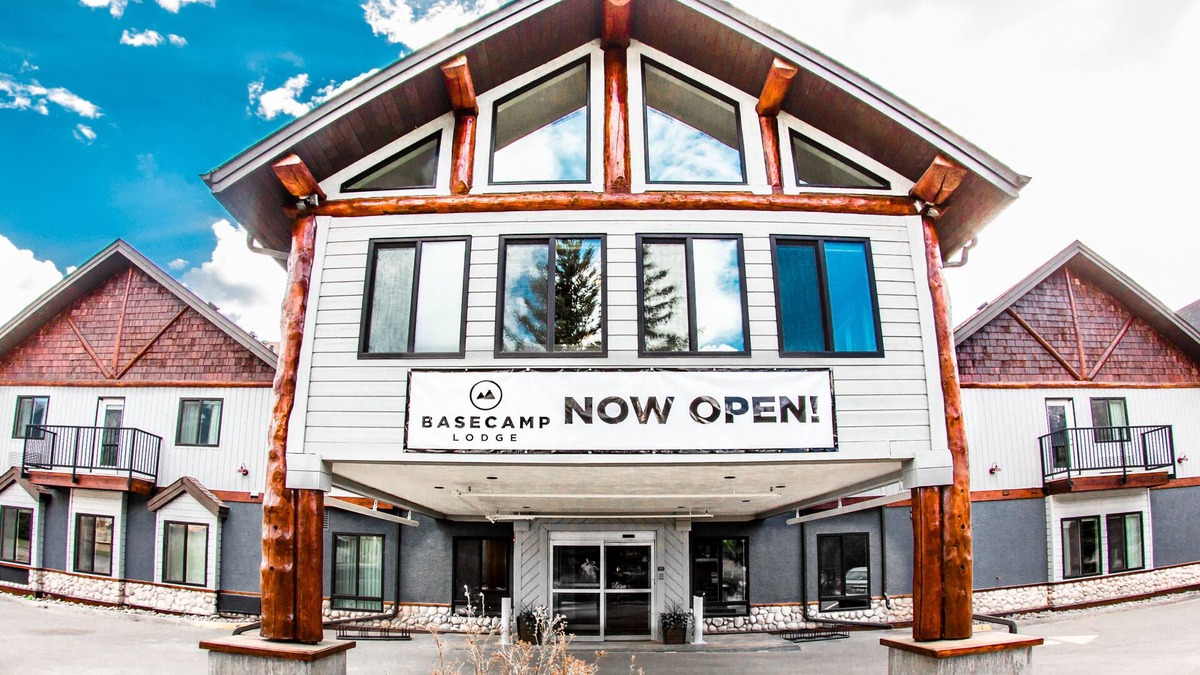 Canmore Hotel | Basecamp Lodge I Double Queen Room