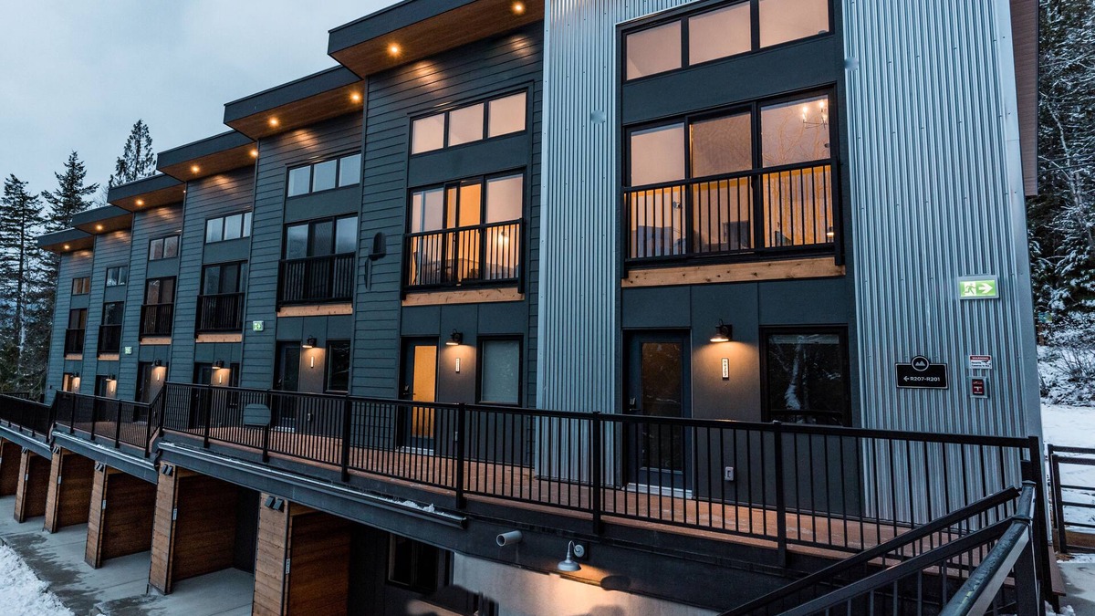 Revelstoke Hotel | Basecamp Resorts Revelstoke I Two Bedroom Suite (Dog Friendly)