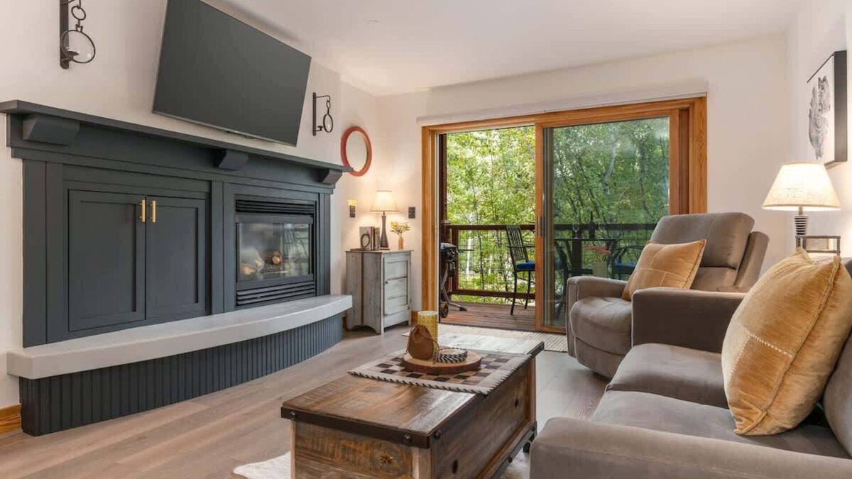 Driggs Condo | Basecamp Stays: Upscale Couple's Getaway, Hot Tubs