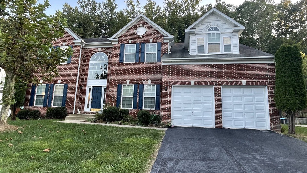 Dale City Apartment | Basement Apartment. Master suite , 3 beds two full baths. Kitchen, washer/dryer