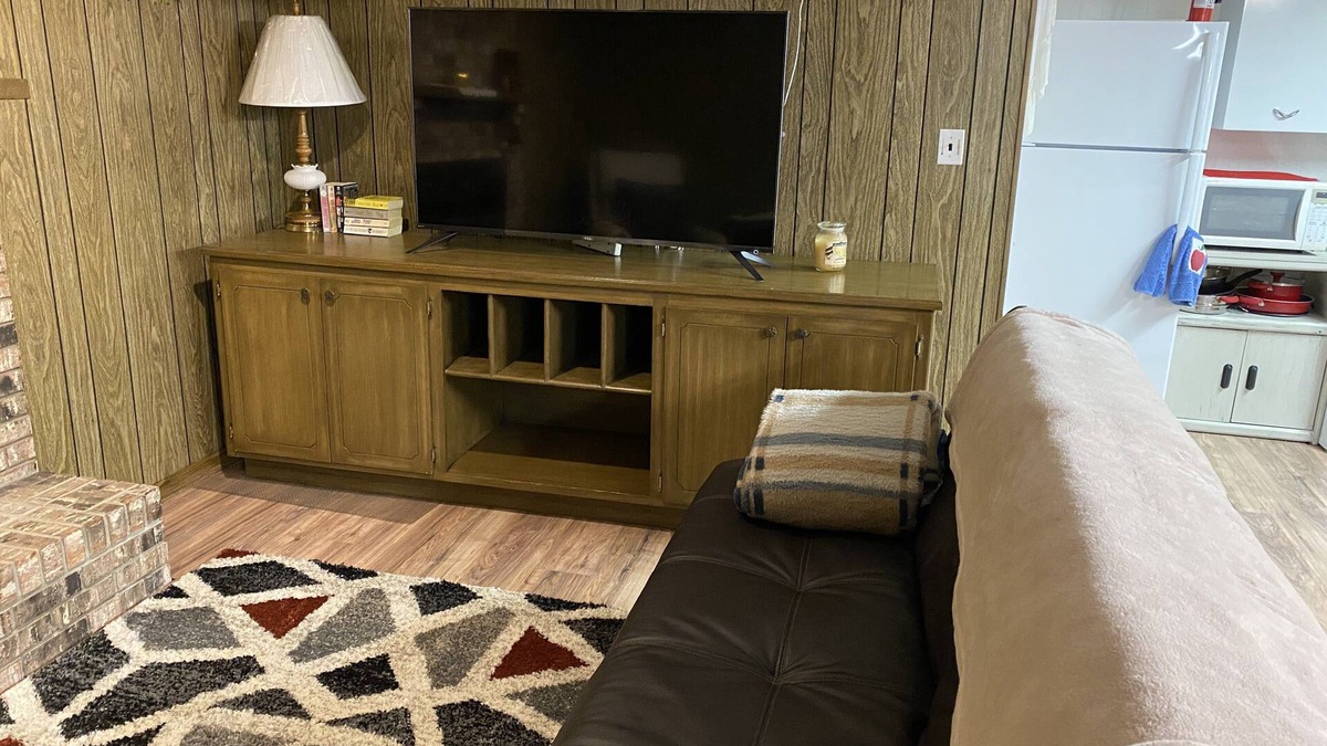 Lee's Summit Apartment | Basement Apartment with Garage Entrance