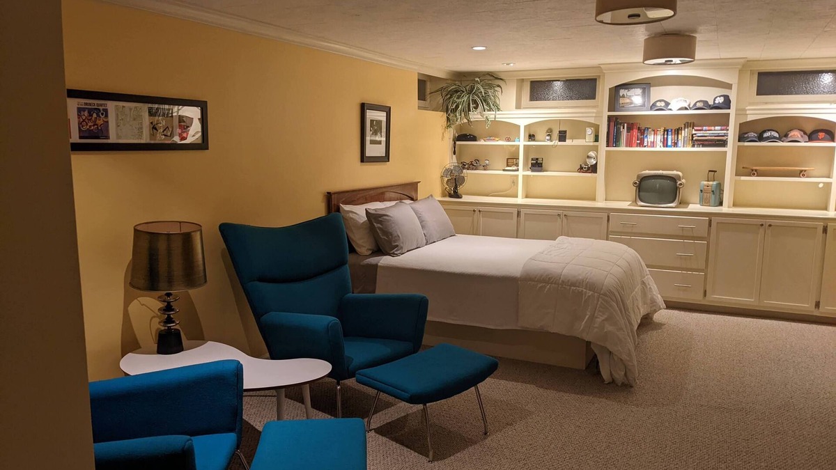 South Bend Apartment | Basement Apt. 2.1 miles from ND, owned by retired Hotel GM, Nice Neighborhood