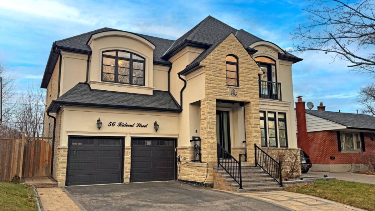 Ajax House | Basement SuitenWelcome to your home away from home Our private basement suite