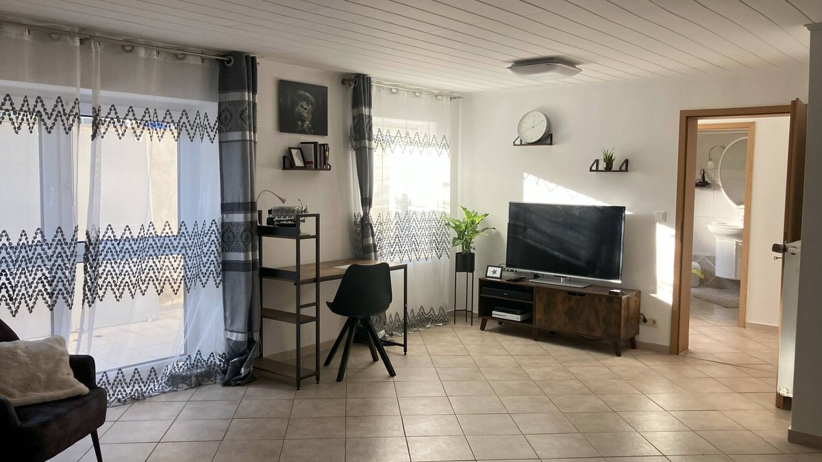 Weilerswist Apartment | Basement whirlpool apartment near Phantasialand