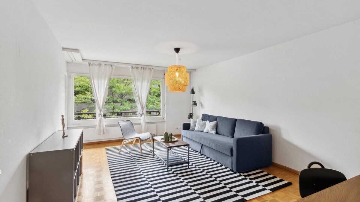 District 8 Apartment | Basic Apartment in Zurich with Full Kitchen