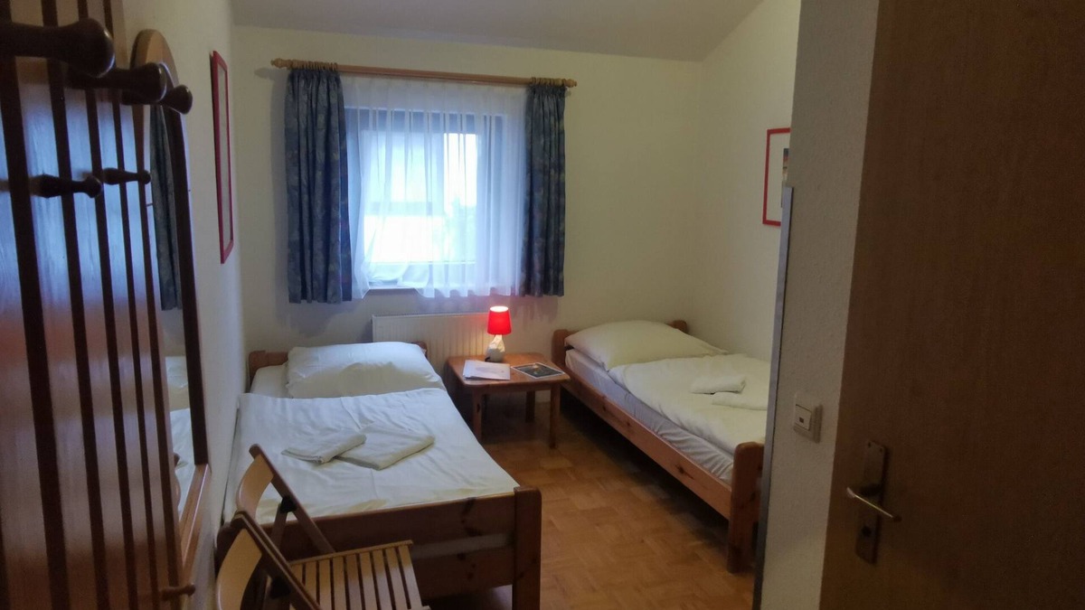 Neubulach Apartment | Basic twin room