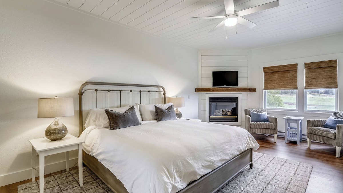 Swanton House | Bask in the Pond View of Room 5, Lake Access, Golf
