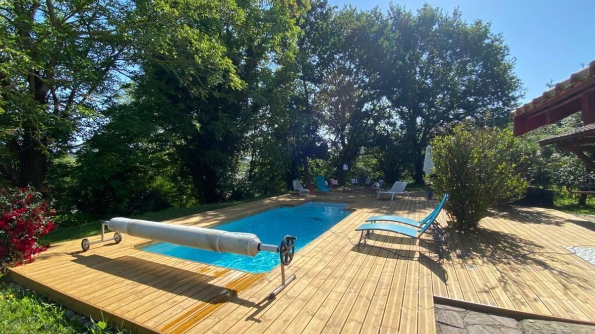 Labets-Biscay House | Basque house in a park with swimming pool and petanque area for 10 people