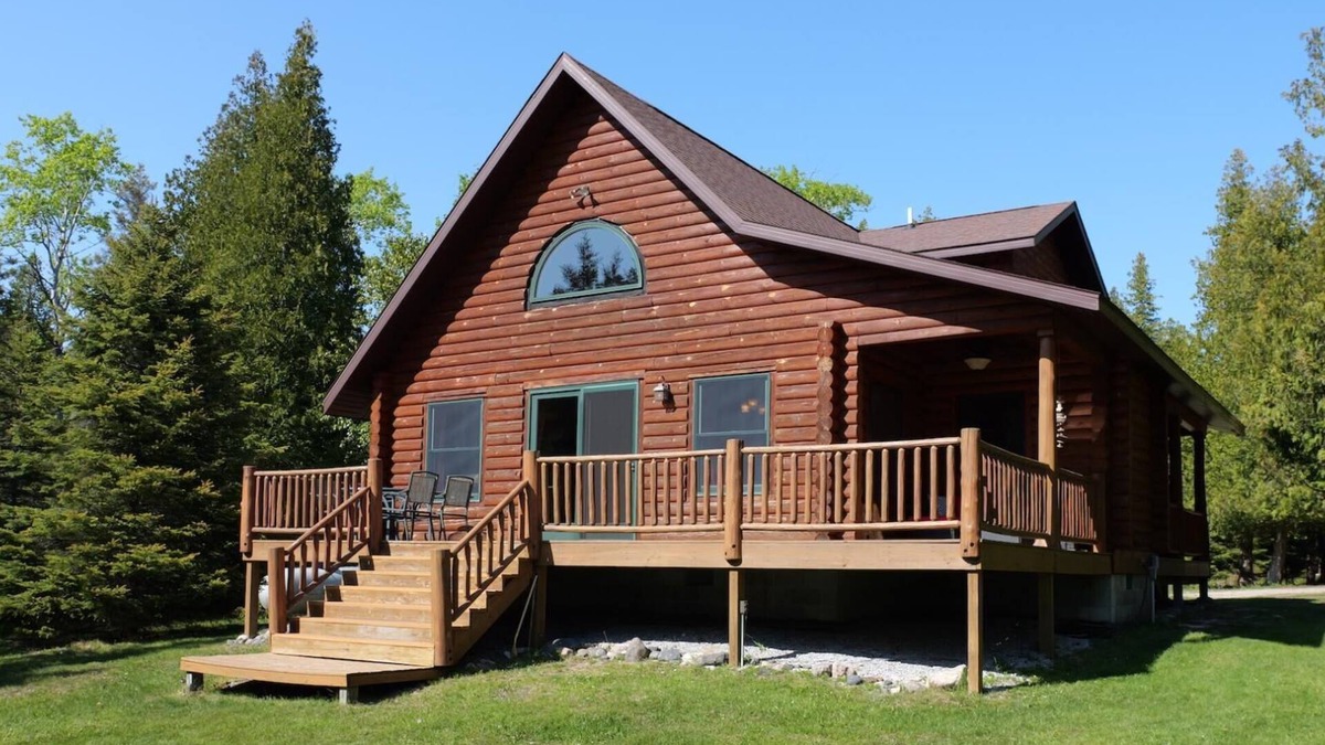 Drummond Island House | Bass Cove Cottage on Drummond Island