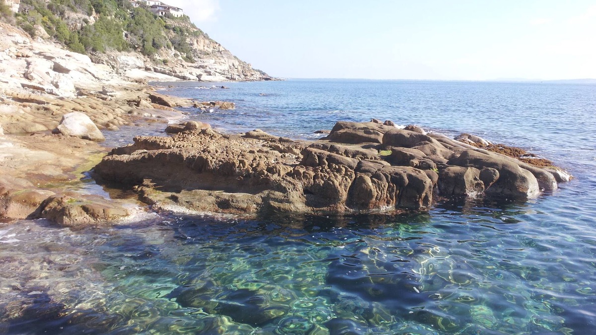 Carqueiranne House | Bastidon in luxury residence closed with direct access to the sea