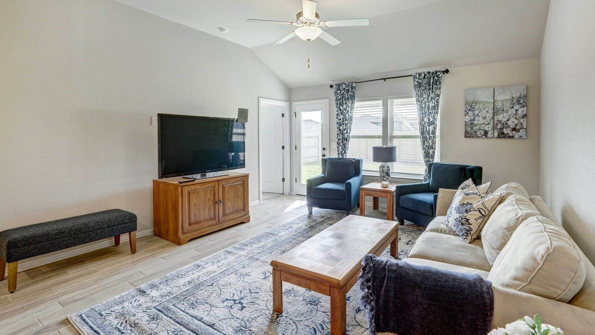 Bastrop House | Bastrop Home w/Yard, 28 Mi to Austin!