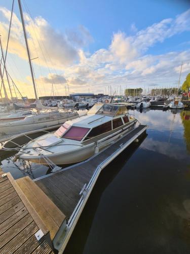 Ouistreham Boat Rental | Bateau
