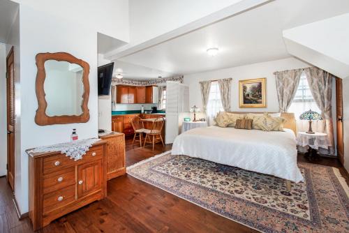 Oak Park Bed & Breakfast | Bath Street Inn