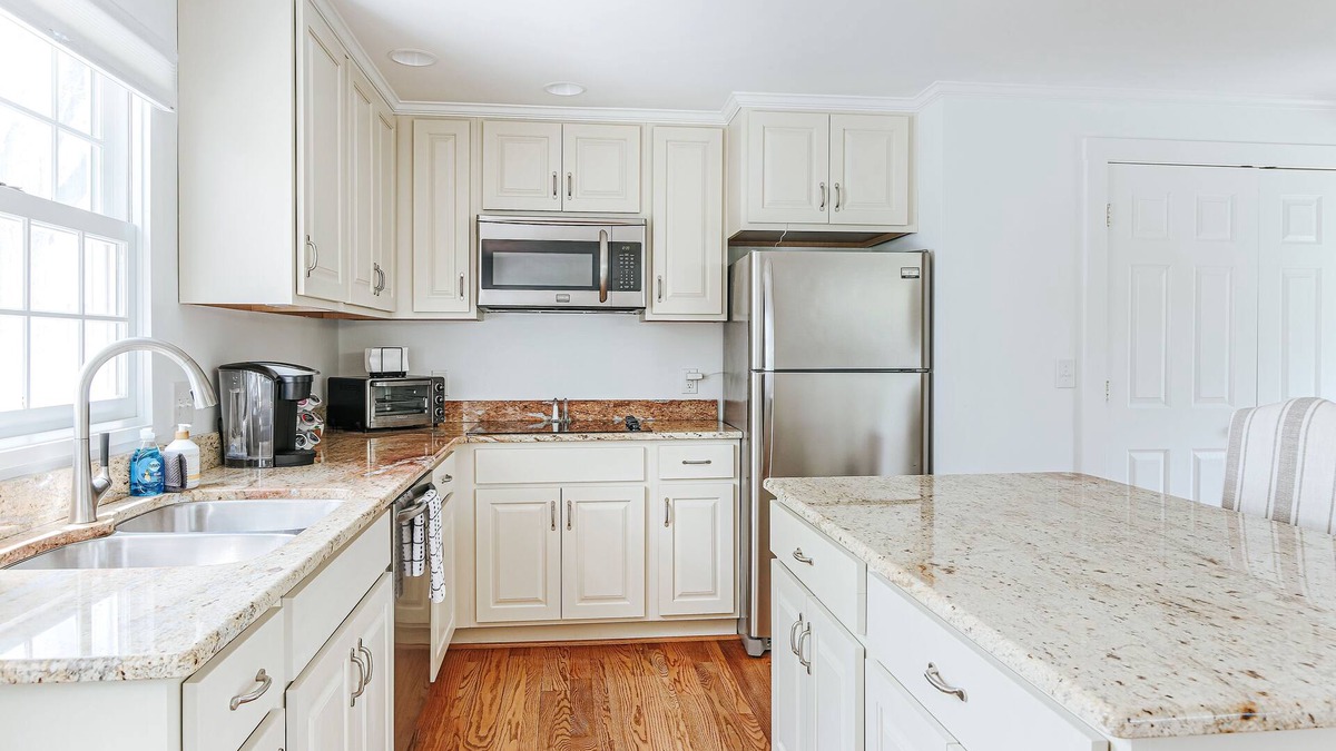 Staunton House | Batten Green - Luxury Boutique Inn. Entire Venue! WOW Views!