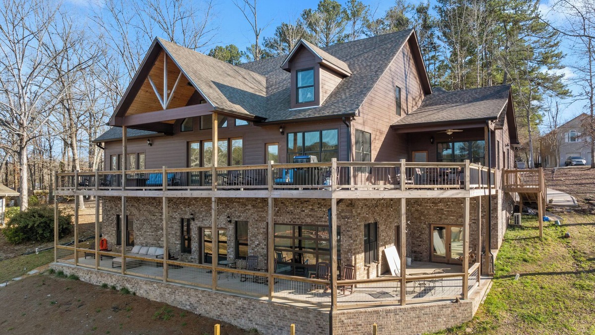 Jasper House | Battle Branch Retreat - Luxurious Lake Side Escape