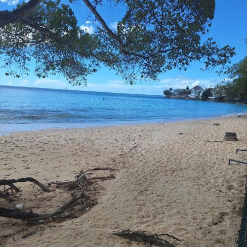 Lazaretto Apartment | BattsRock Beach Condos 205