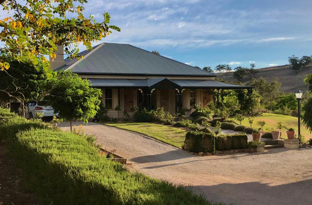 Upper Wakefield Bed & Breakfast | Battunga Cottages