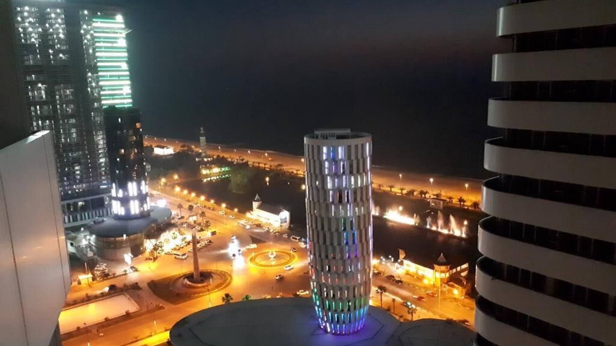 New Boulevard Apartment | Batumi Lotus Apartment in 100 m from the beach
