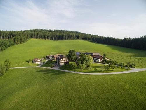 Fischbach House | Bauernhof Hoenigshof